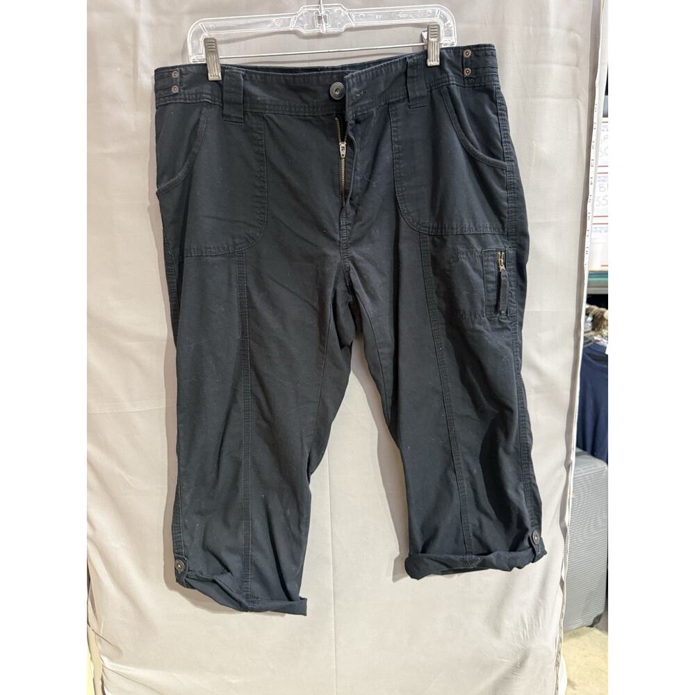 Eddie Bauer black cargo pants. Size 14 TG2288